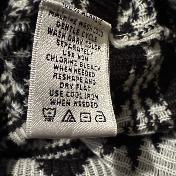 August Silk Sweater Black White Long Sleeve Crew Neck Sweater Size Small - Picture 3 of 4